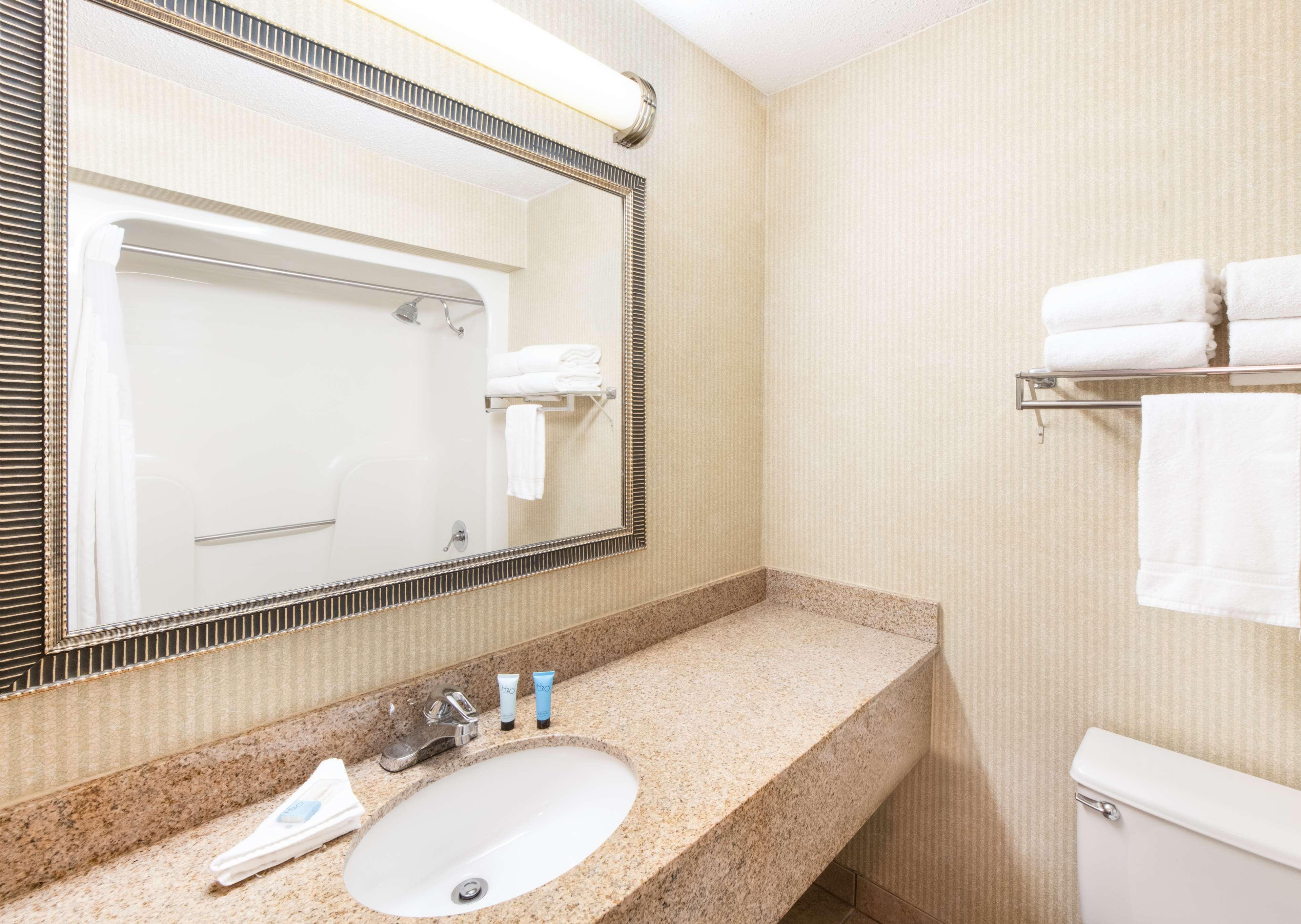 Aviator Hotel & Suites, BW Signature Collection Green Park Екстериор снимка